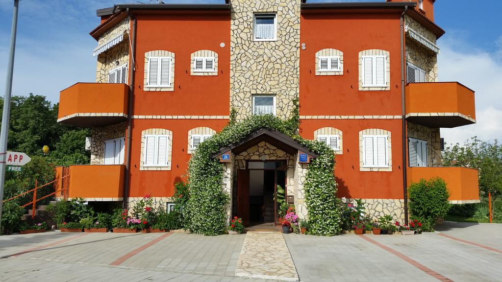 Dugonjic Apartment *